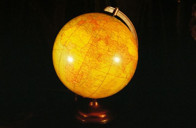 Antique Maps and Globes of America and the World for Sale